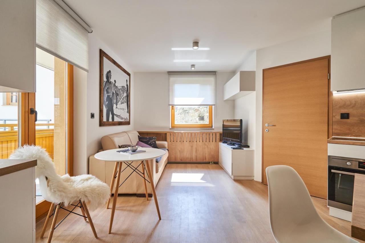 Cozy Apartment In The Heart Of 크라니스카고라 외부 사진